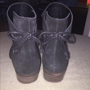 End of season sale! Adorable booties - barely worn